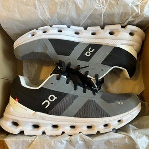 On Cloudrunner Eclipse/Black - EUC with Box